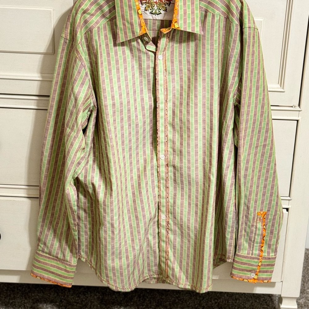 Men’s XL Robert Graham shirt